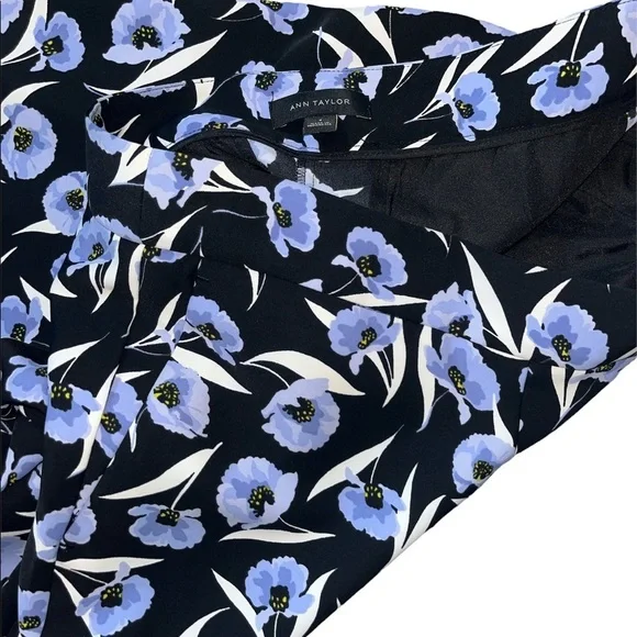 Ann Taylor Wide Legged Poppy Flower Slacks - Picture 4 of 6